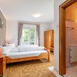 Wiesenglueck Holiday home Fuegen