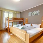 Wiesenglueck Holiday home *