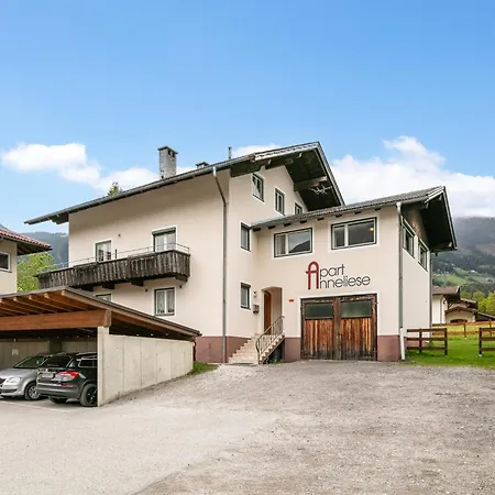 Wiesenglueck Holiday home Fuegen
