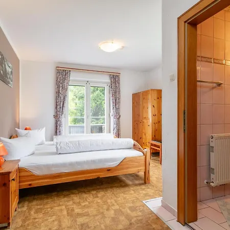 Wiesenglueck Holiday home Fuegen