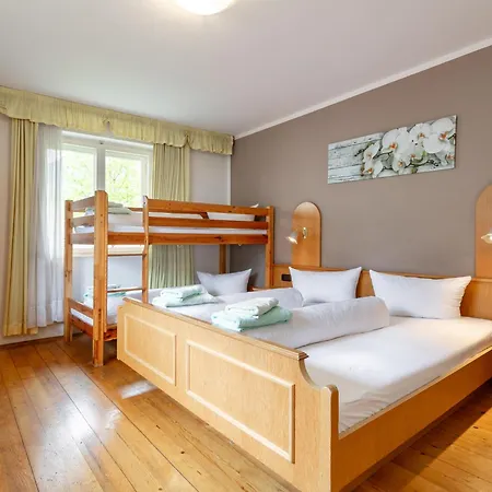 Wiesenglueck Holiday home *